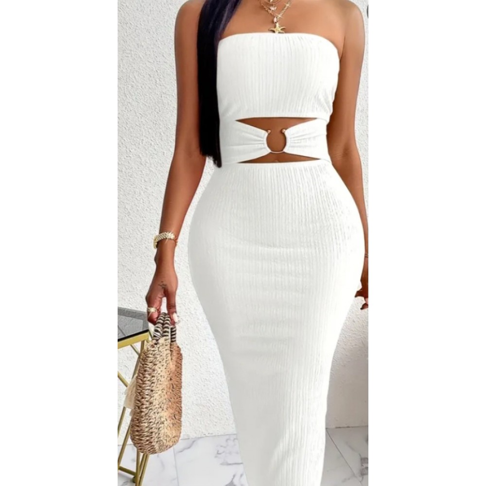 Long Sleeveless Form-Fitting Strapless Evening Dress